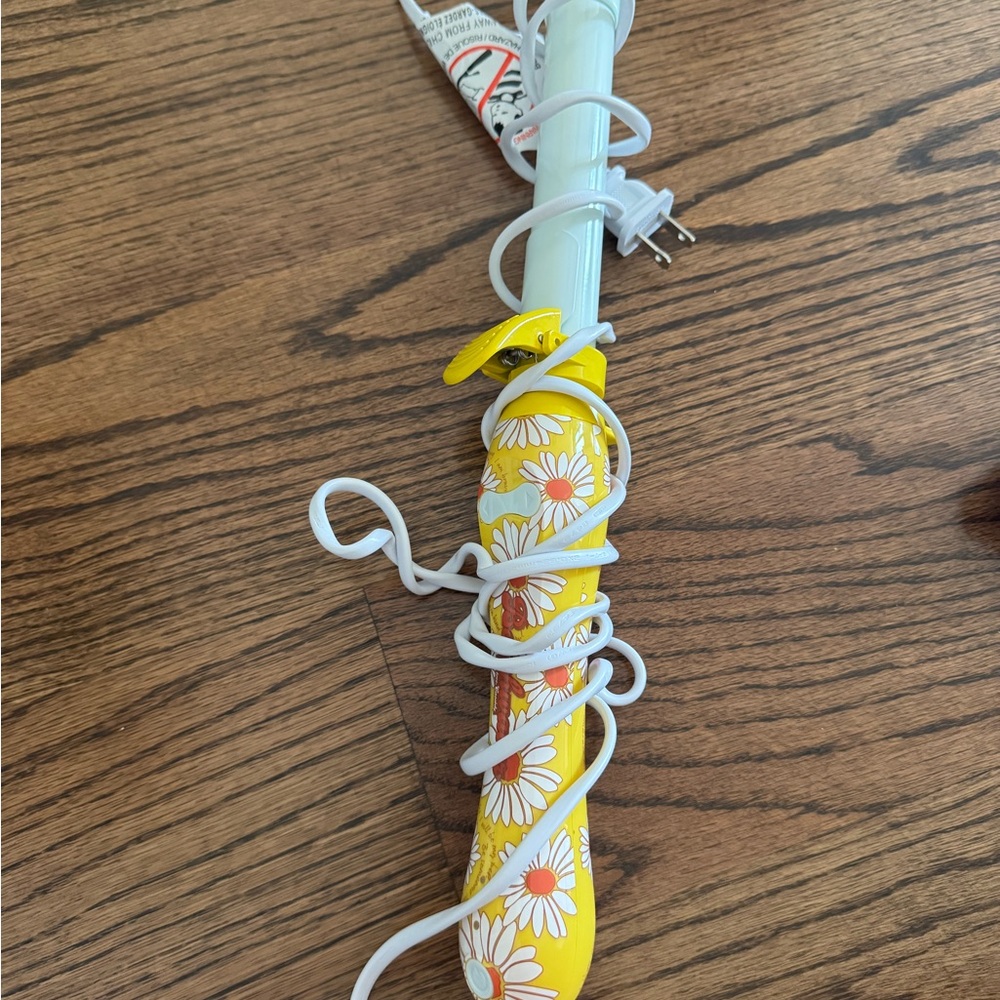 beachwaver Floral Curling Iron